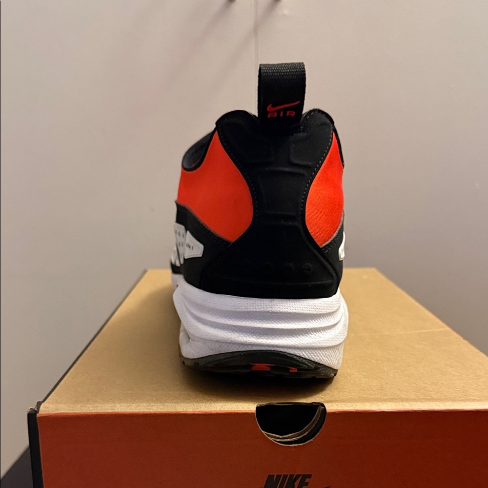 Nike Air Max SNDR - Bright Crimson and Black - Picture 4 of 11